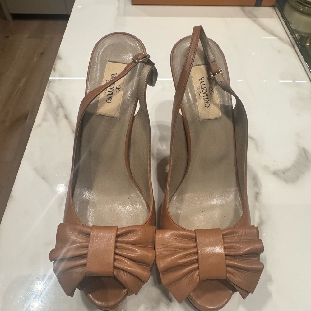 Valentino Slingback - Picture 2 of 4
